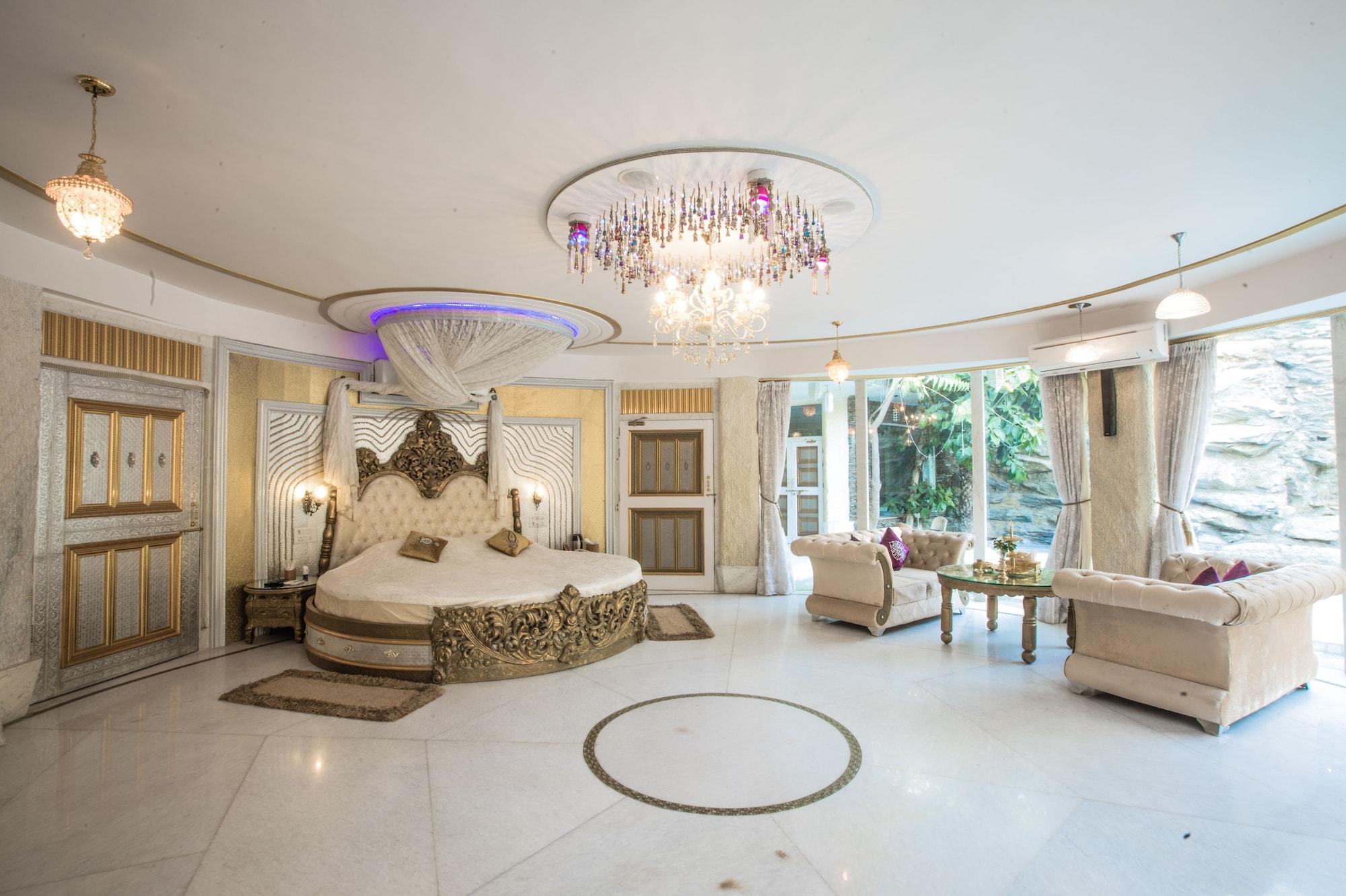 โลหะการ์ ฟอร์ต รีสอร์ต Hotel Kukas ภายนอก รูปภาพ