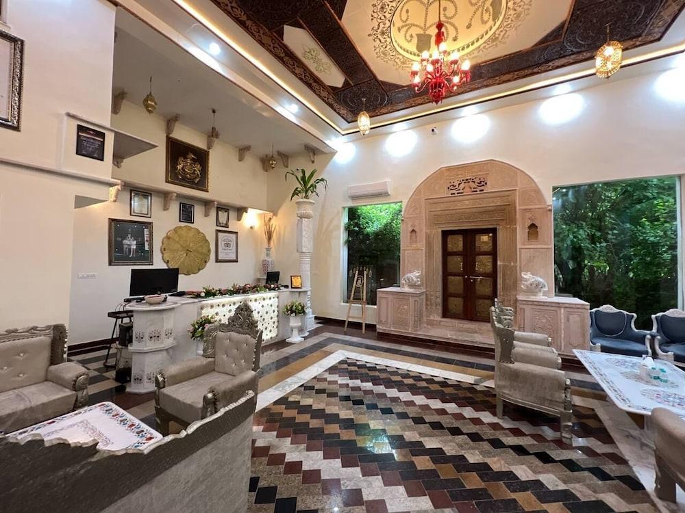 โลหะการ์ ฟอร์ต รีสอร์ต Hotel Kukas ภายนอก รูปภาพ
