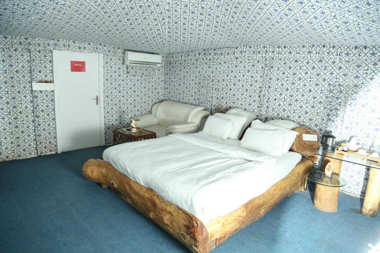 โลหะการ์ ฟอร์ต รีสอร์ต Hotel Kukas ภายนอก รูปภาพ