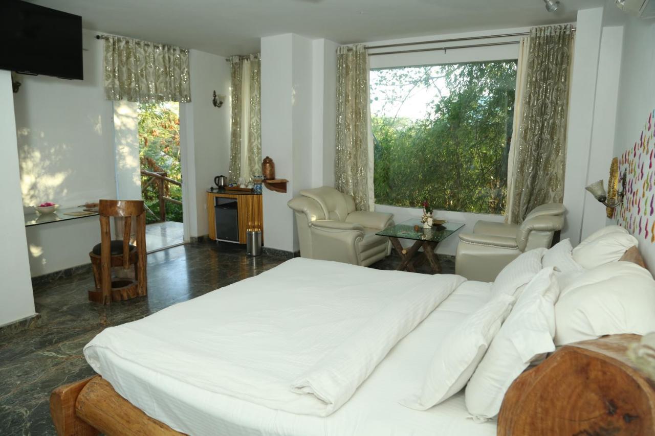 โลหะการ์ ฟอร์ต รีสอร์ต Hotel Kukas ภายนอก รูปภาพ