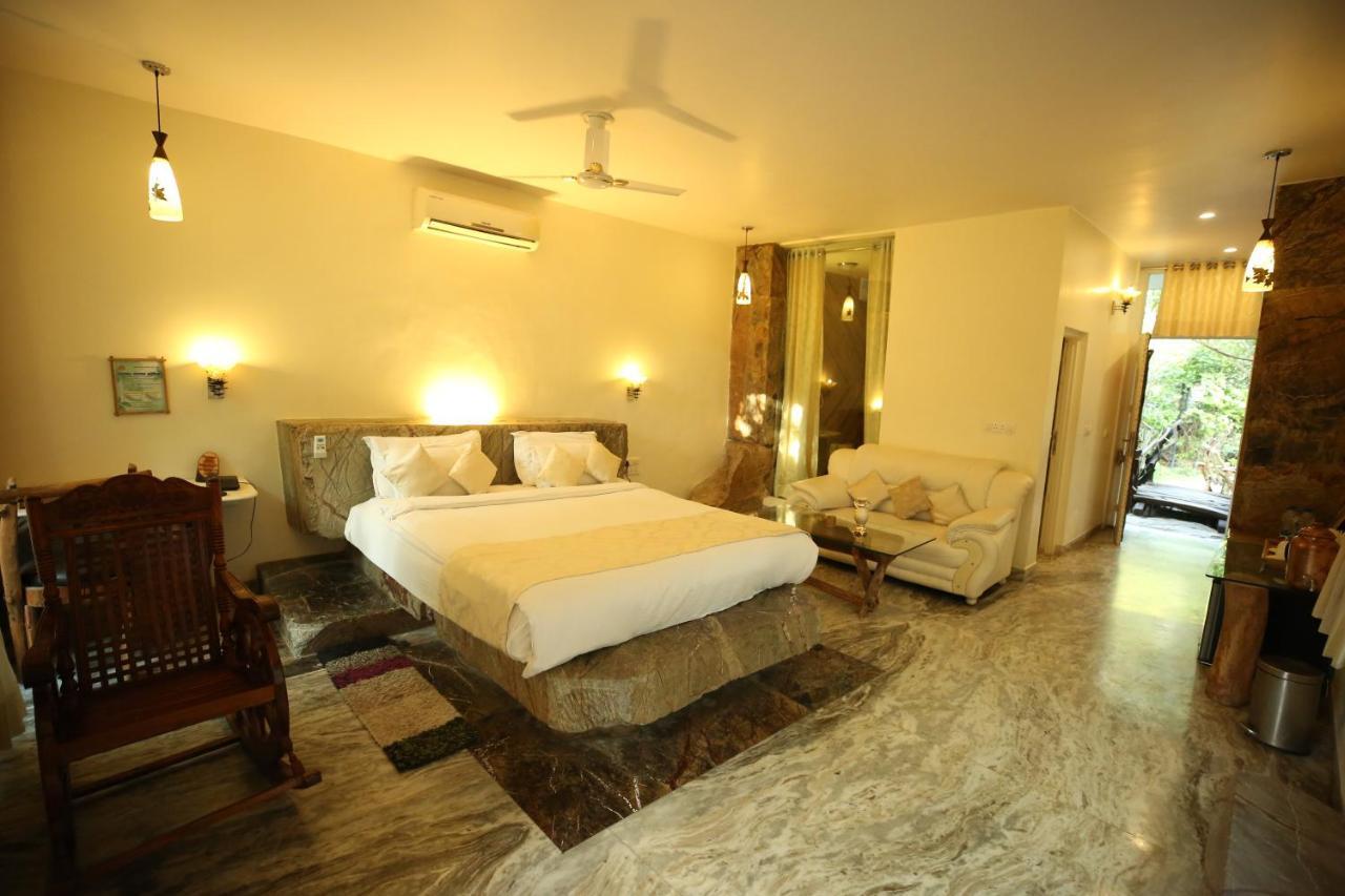 โลหะการ์ ฟอร์ต รีสอร์ต Hotel Kukas ภายนอก รูปภาพ