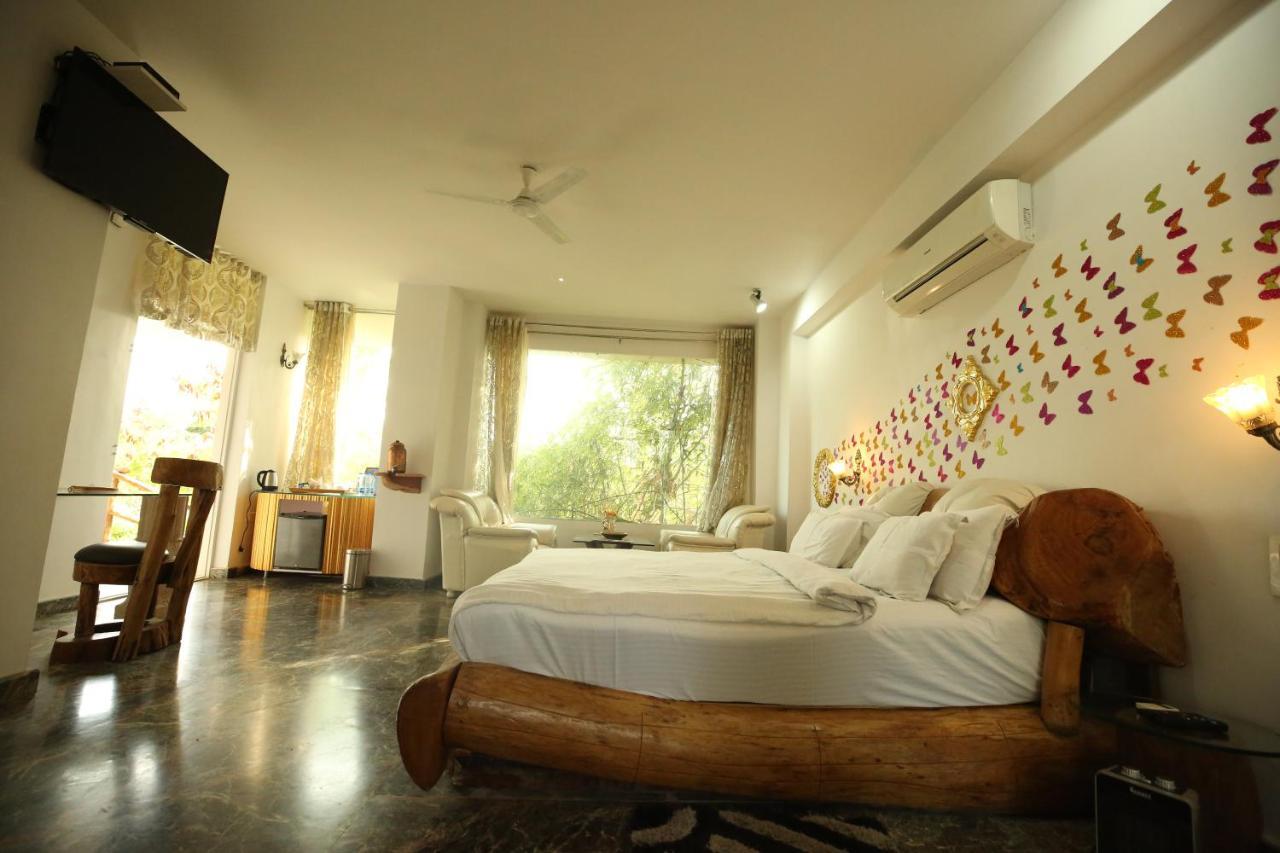 โลหะการ์ ฟอร์ต รีสอร์ต Hotel Kukas ภายนอก รูปภาพ
