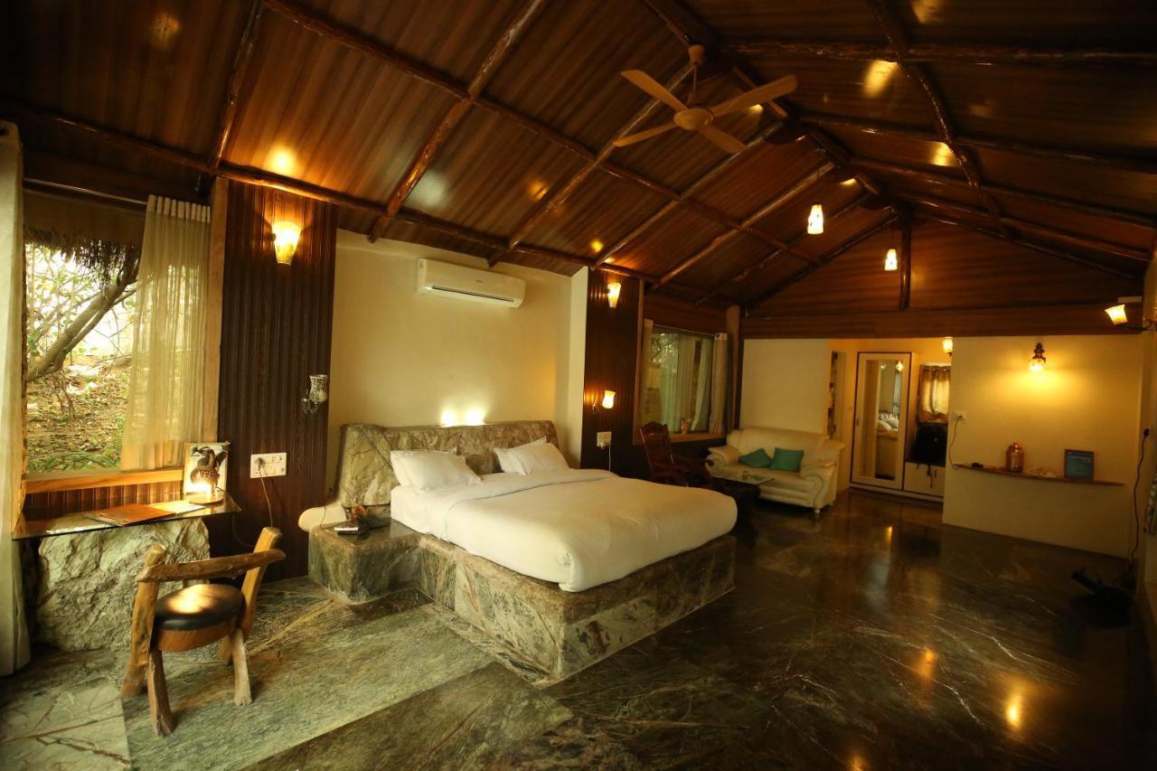โลหะการ์ ฟอร์ต รีสอร์ต Hotel Kukas ภายนอก รูปภาพ