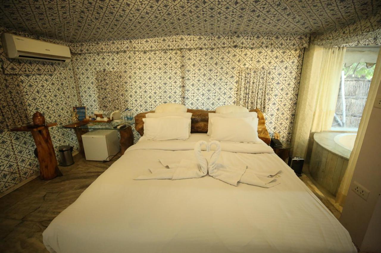 โลหะการ์ ฟอร์ต รีสอร์ต Hotel Kukas ภายนอก รูปภาพ