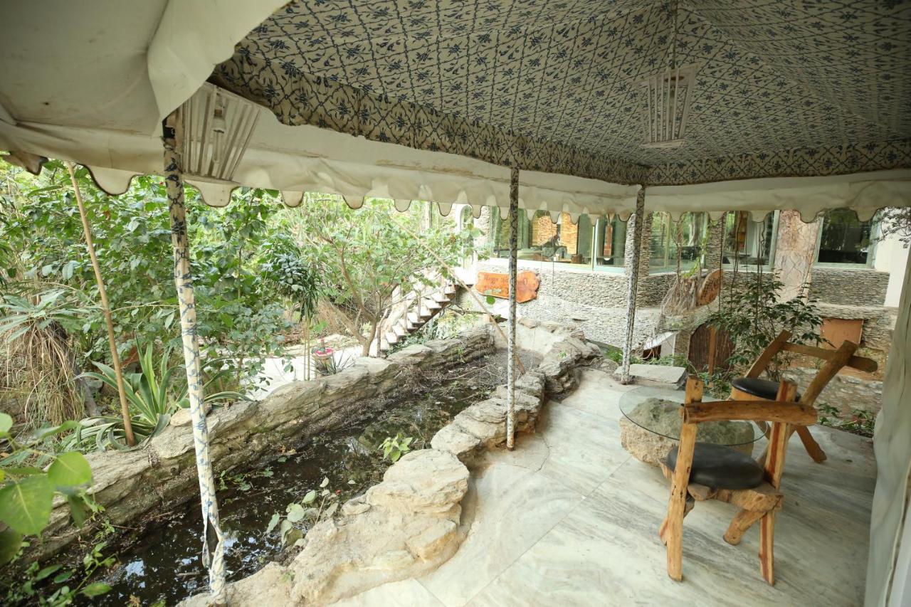 โลหะการ์ ฟอร์ต รีสอร์ต Hotel Kukas ภายนอก รูปภาพ